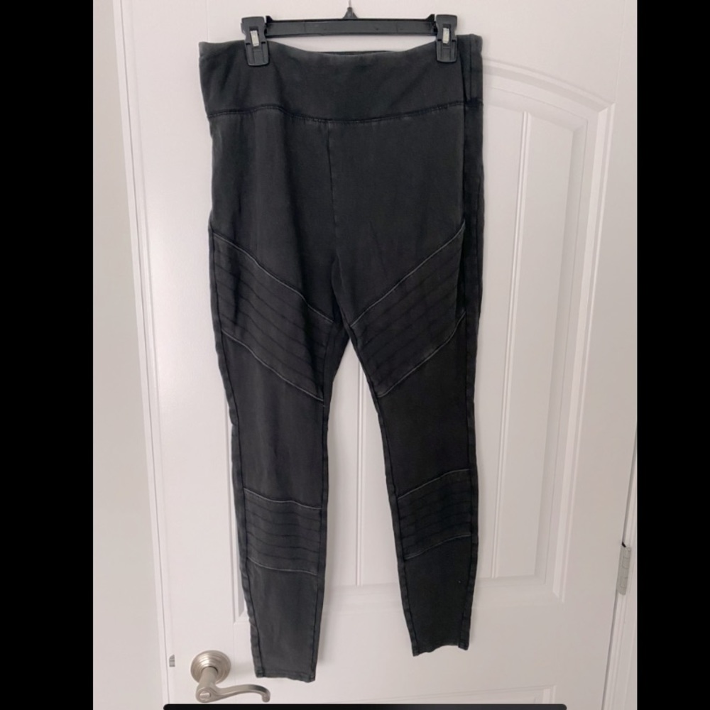 Detailed leggings
